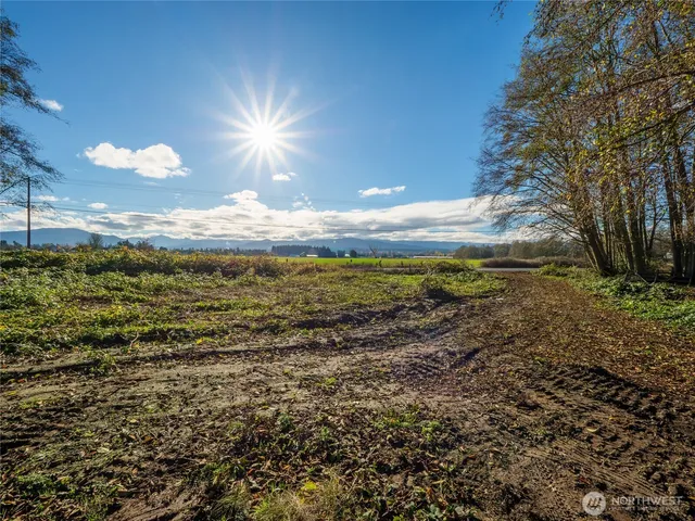 a view of outdoor space with city view