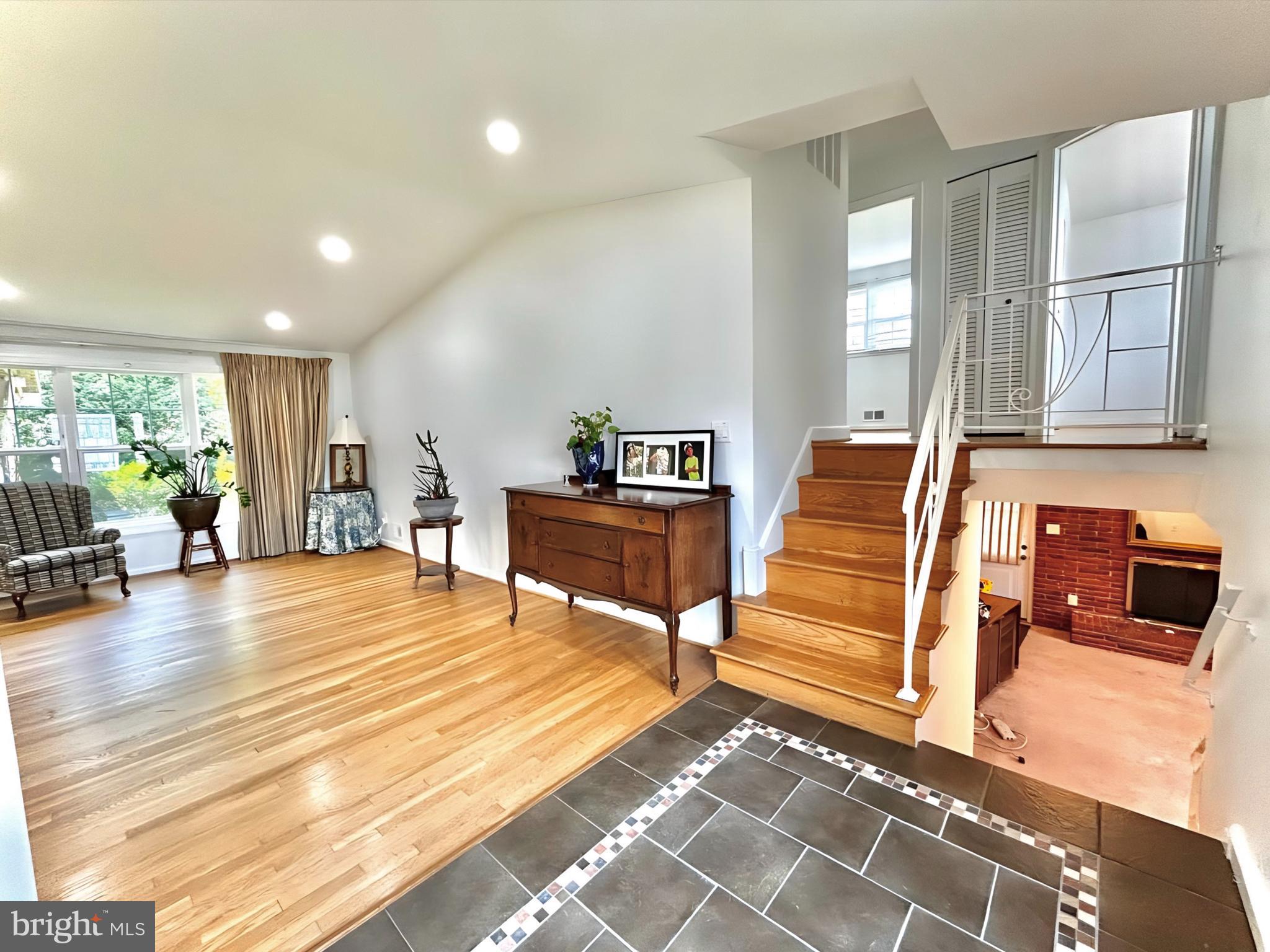 10202 McGovern Drive Silver Spring, MD 20903 - Photo 4 of 37