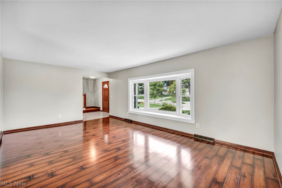 37472 Hunters Ridge Solon, OH 44139 - Photo 14 of 50 Gallery Image 14