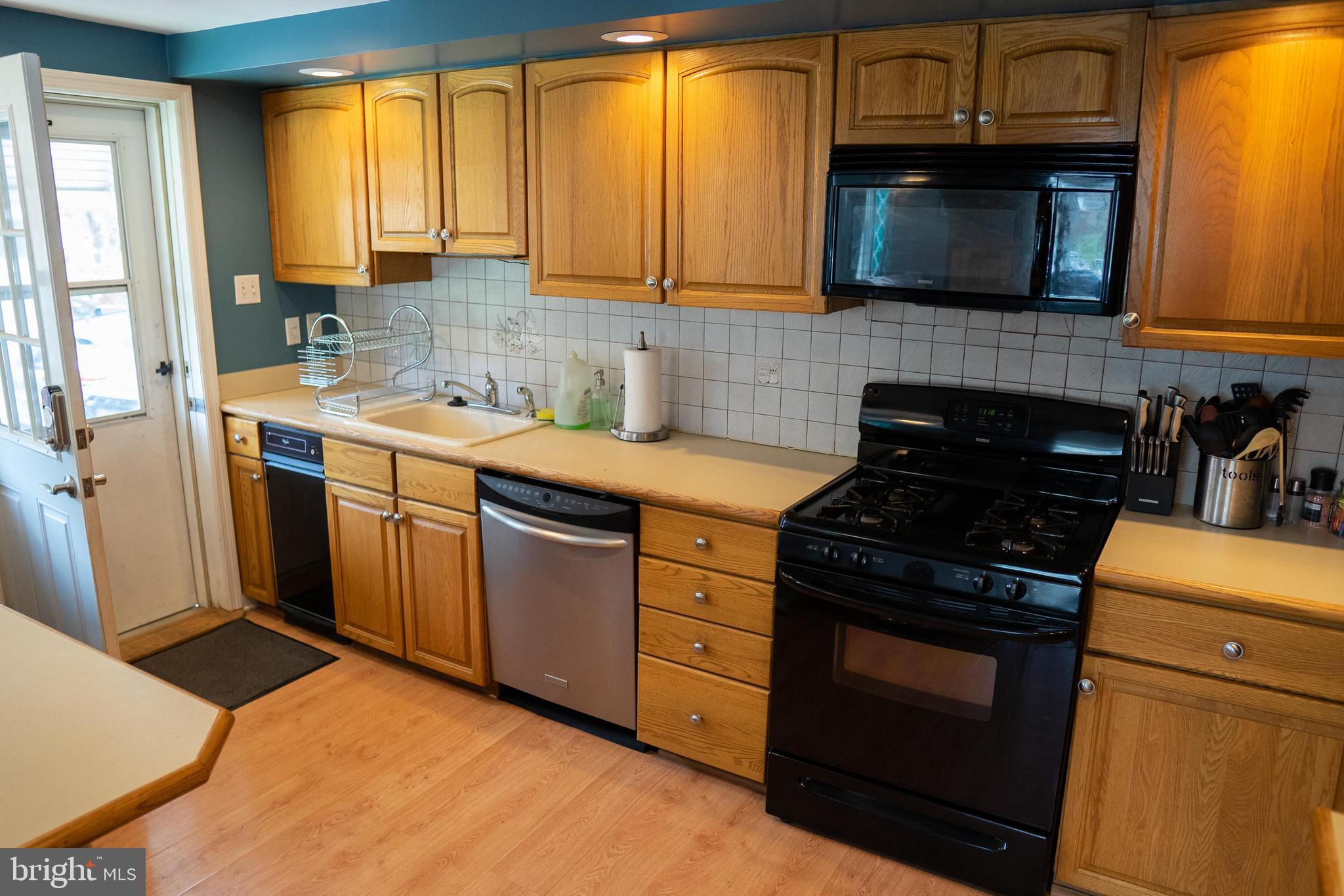 802 Marchman Road Philadelphia, PA 19115 - Photo 16 of 34 Gallery Image 16