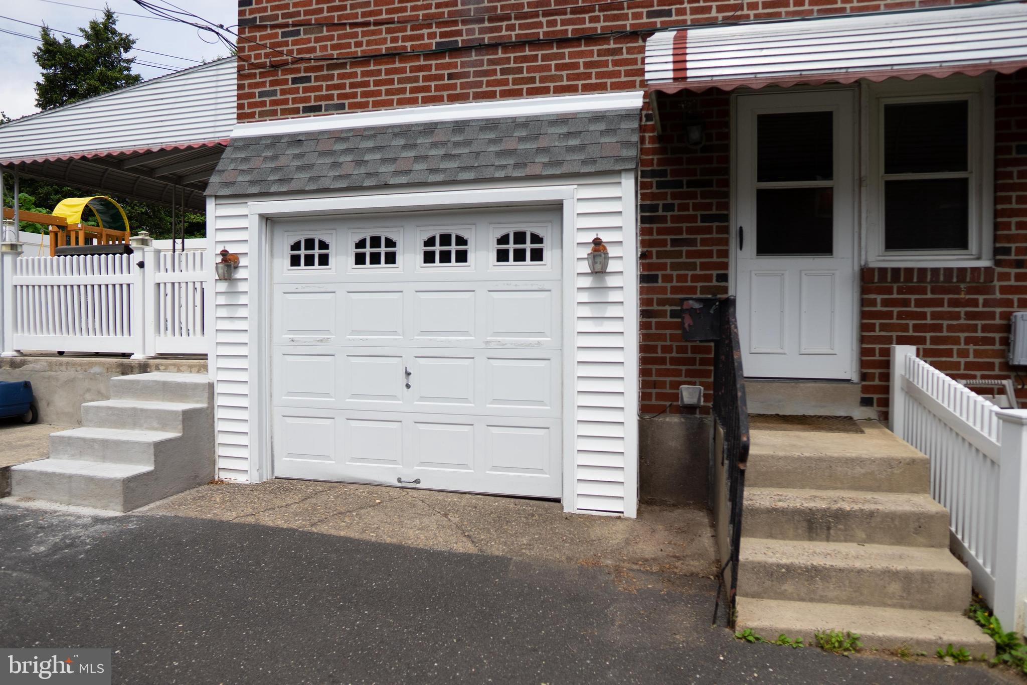 802 Marchman Road Philadelphia, PA 19115 - Photo 4 of 34 Gallery Image 4