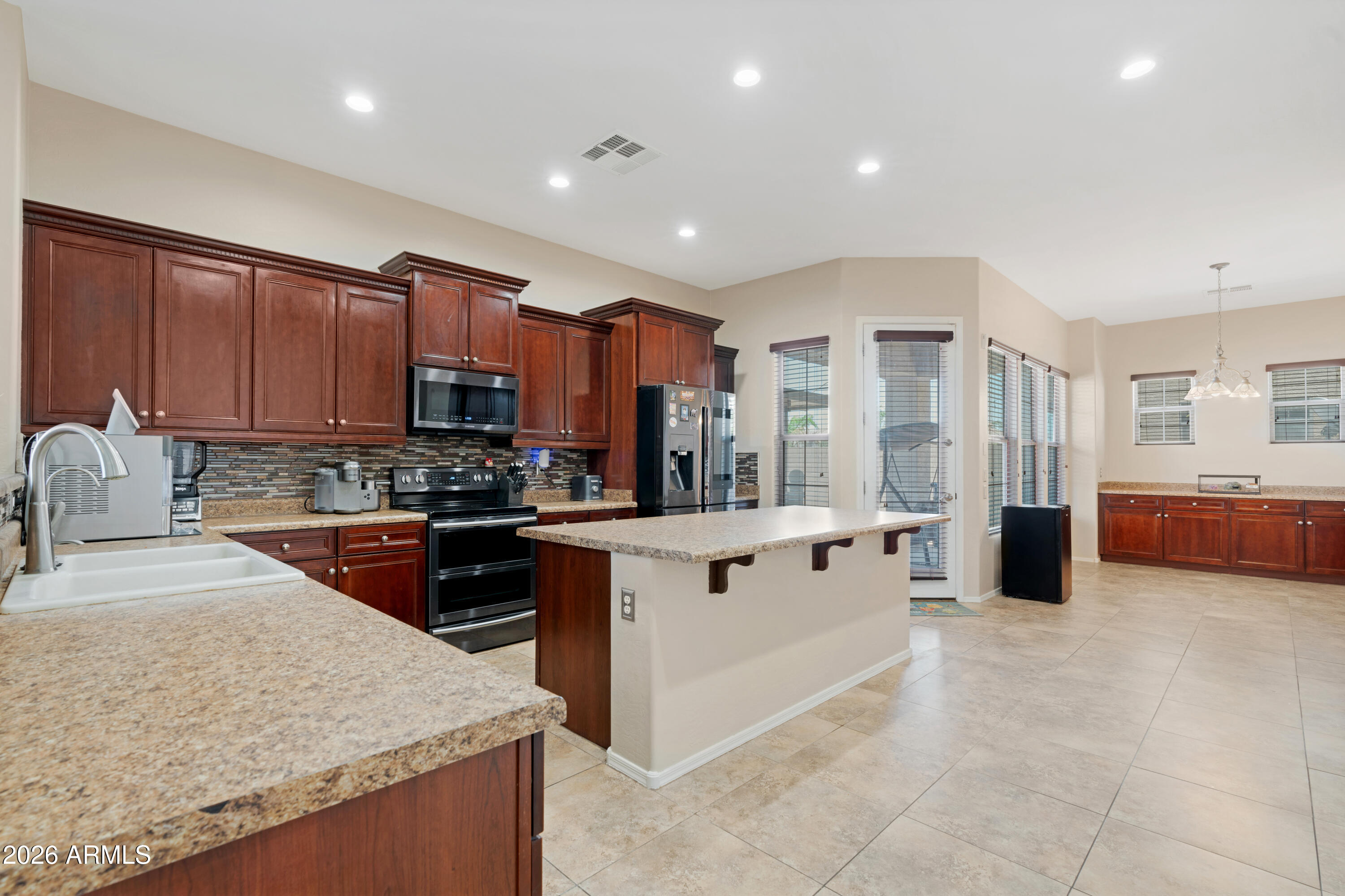 44090 West Palo Amarillo Road Maricopa, AZ 85138 - Photo 9 of 27 Island!