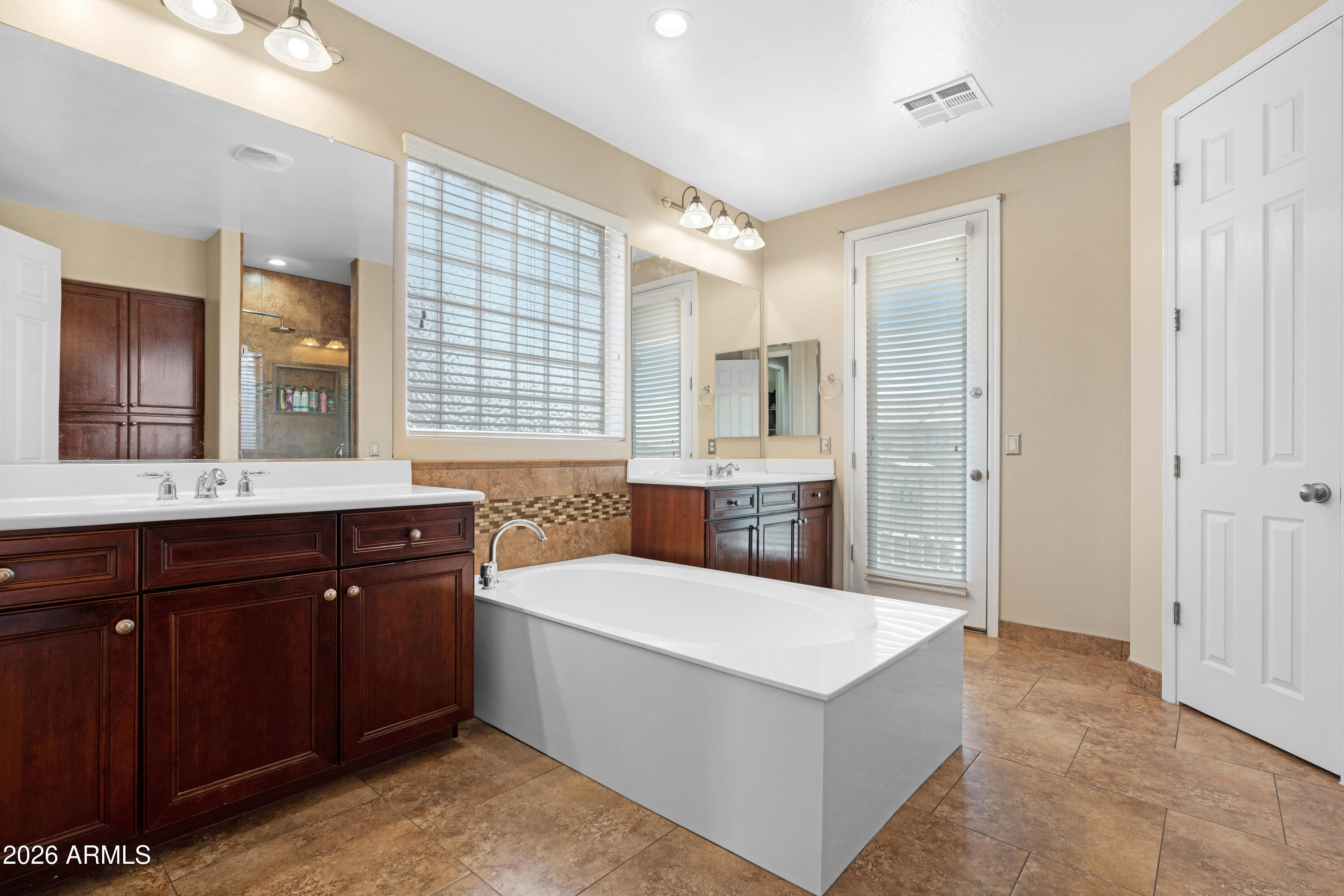 44090 West Palo Amarillo Road Maricopa, AZ 85138 - Photo 15 of 27 Dual Vanitites!