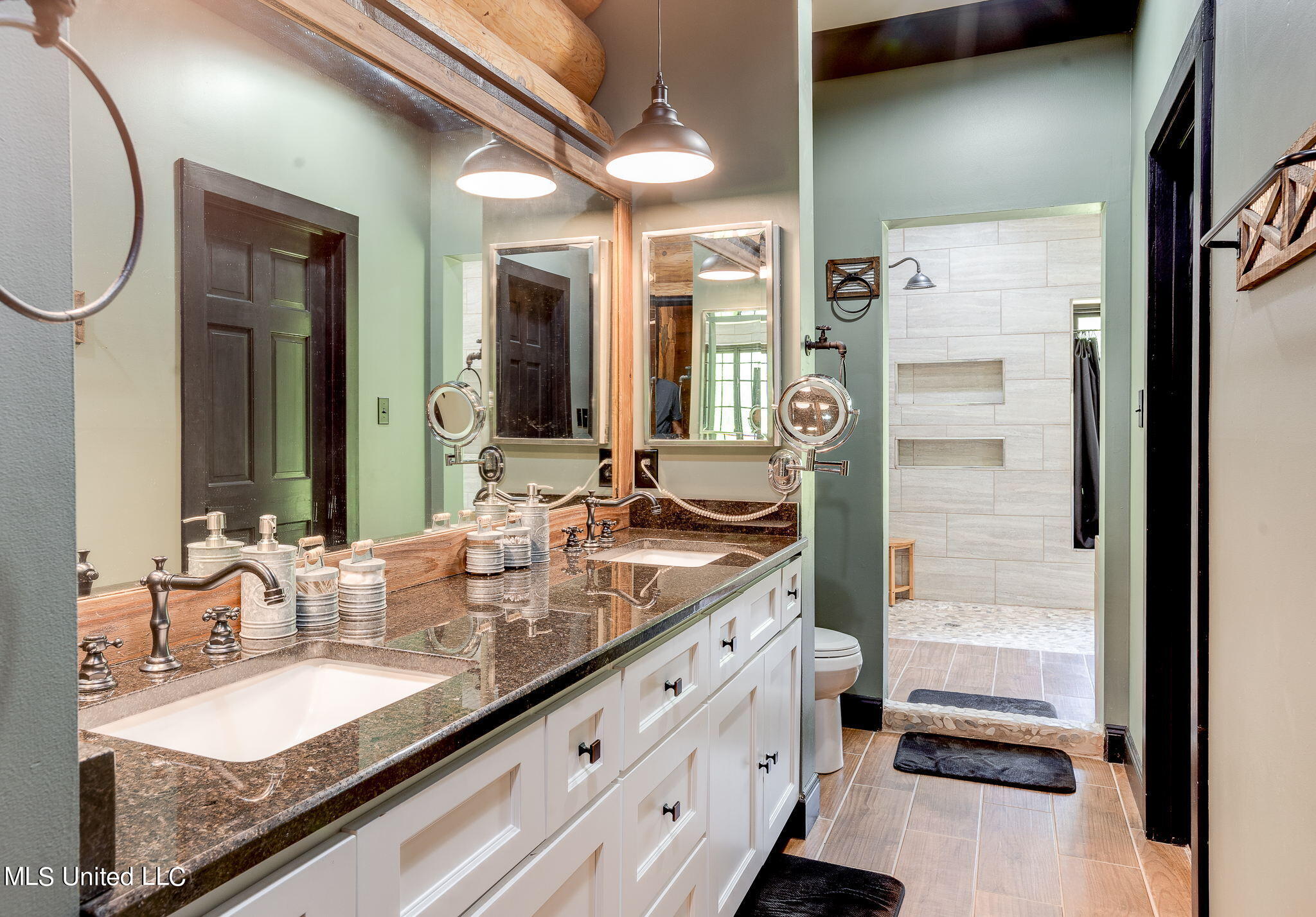 7190 Paradise Road Kiln, MS 39556 - Photo 21 of 52 2 (16 of 30) Master Bathroom