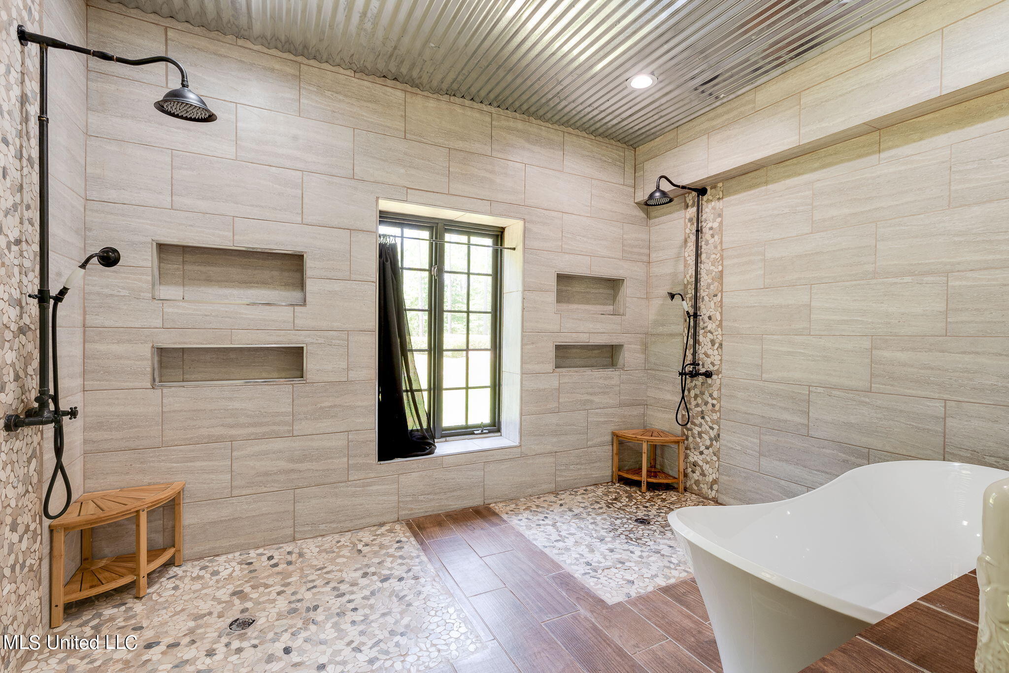 7190 Paradise Road Kiln, MS 39556 - Photo 22 of 52 2 (17 of 30) Master Bathroom