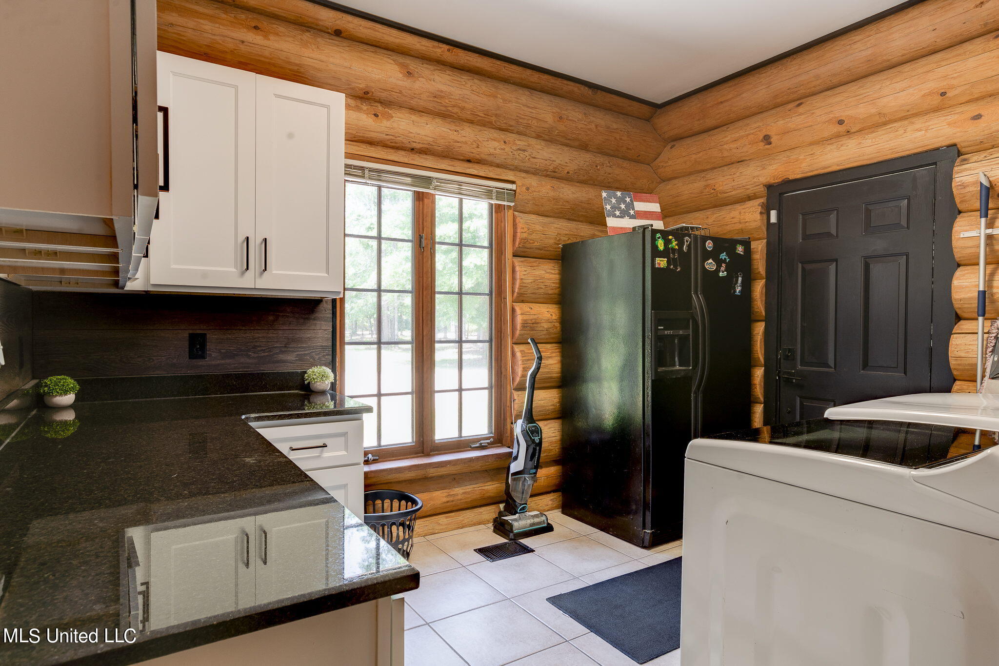 7190 Paradise Road Kiln, MS 39556 - Photo 26 of 52 2 (23 of 30) Laundry Room