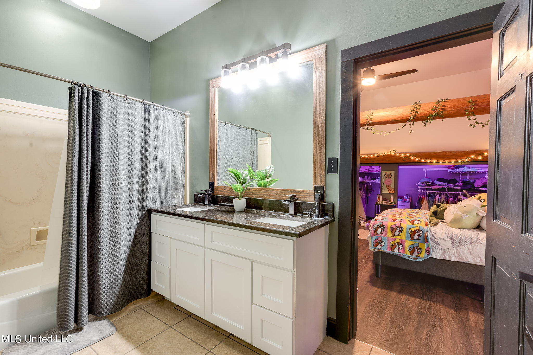 7190 Paradise Road Kiln, MS 39556 - Photo 29 of 52 2 (26 of 30) Bathroom 3