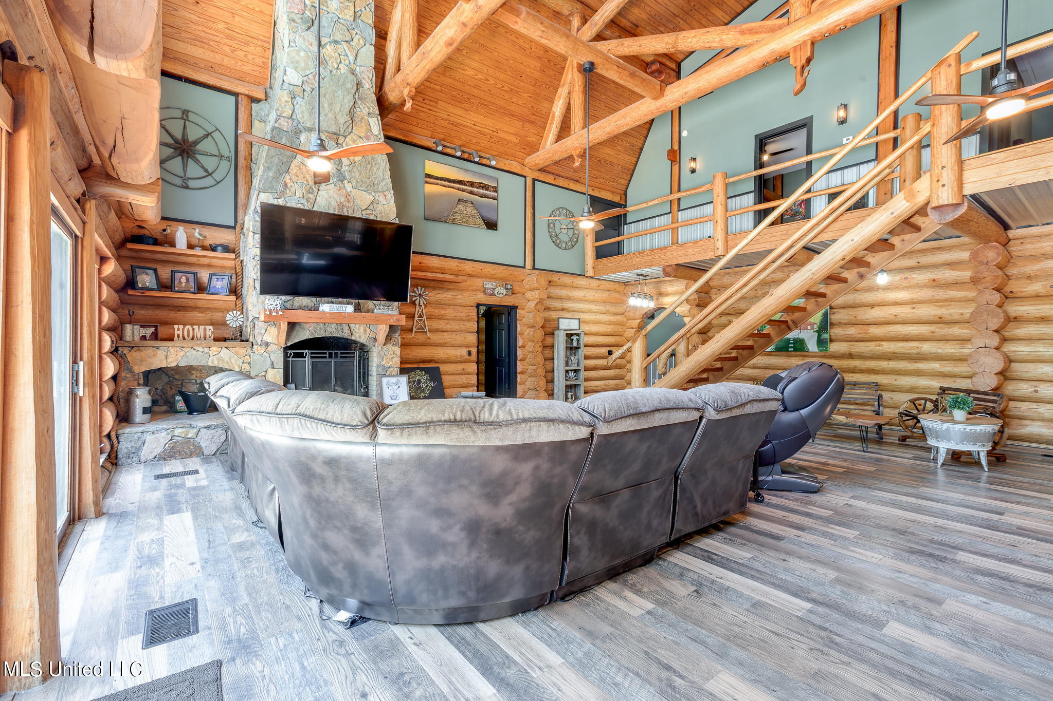 7190 Paradise Road Kiln, MS 39556 - Photo 7 of 52 2 (2 of 30) Great Room