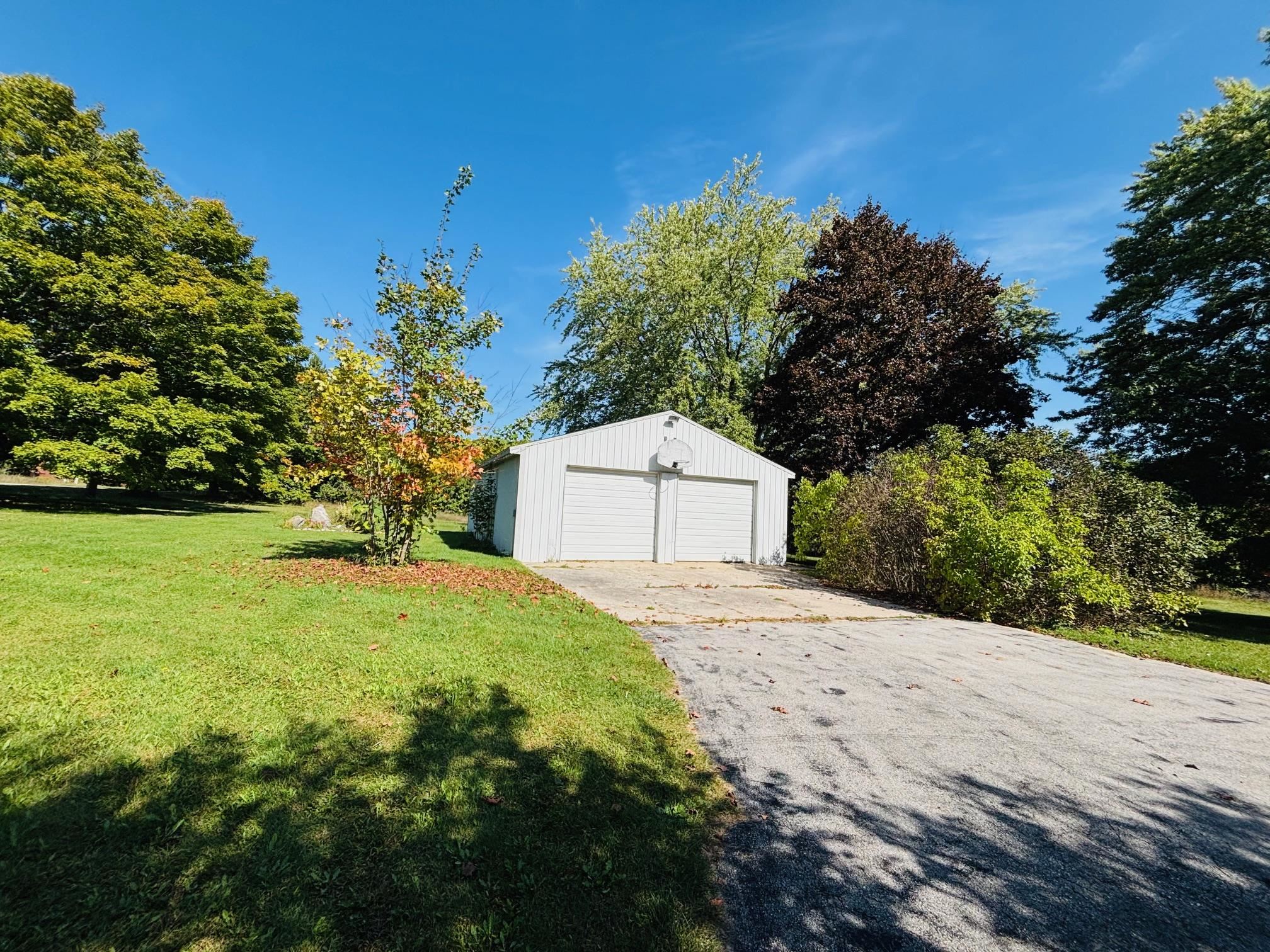 2528 Muckle Road Central Lake, MI 49622 - Photo 5 of 41
