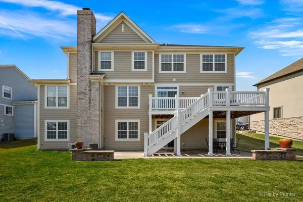 $935,000 | 305 Colonial Drive, Vernon Hills, IL 60061