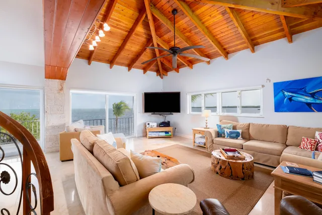 $3,995,000 | 802 Bonito Lane, Key Largo, FL 33037