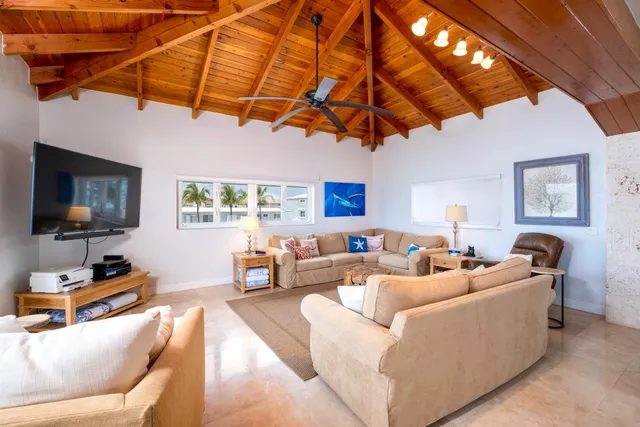$3,995,000 | 802 Bonito Lane, Key Largo, FL 33037