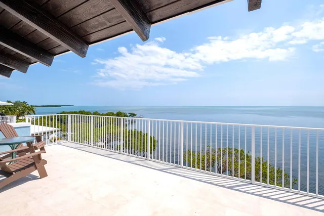$3,995,000 | 802 Bonito Lane, Key Largo, FL 33037