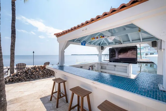 $3,995,000 | 802 Bonito Lane, Key Largo, FL 33037