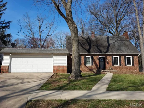 $210,000 | 839 North Elm Street, Greenville, IL 62246