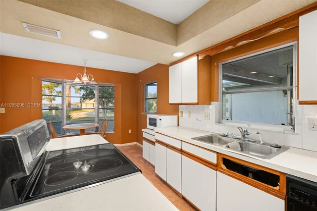 $299,000 | 4200 Lakeview Drive, Sebring, FL 33870