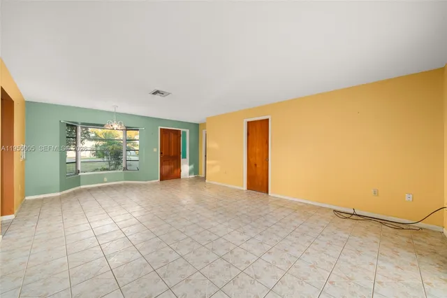 $299,000 | 4200 Lakeview Drive, Sebring, FL 33870