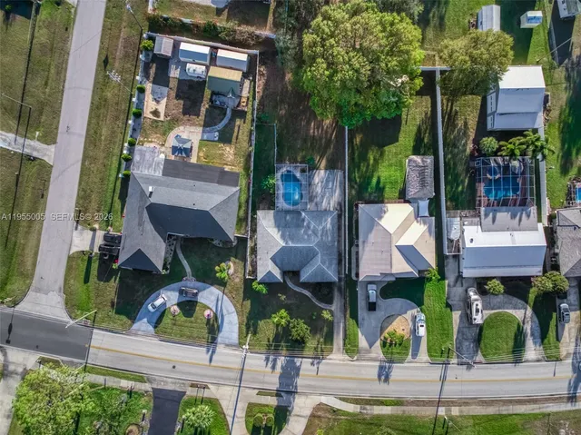 $299,000 | 4200 Lakeview Drive, Sebring, FL 33870