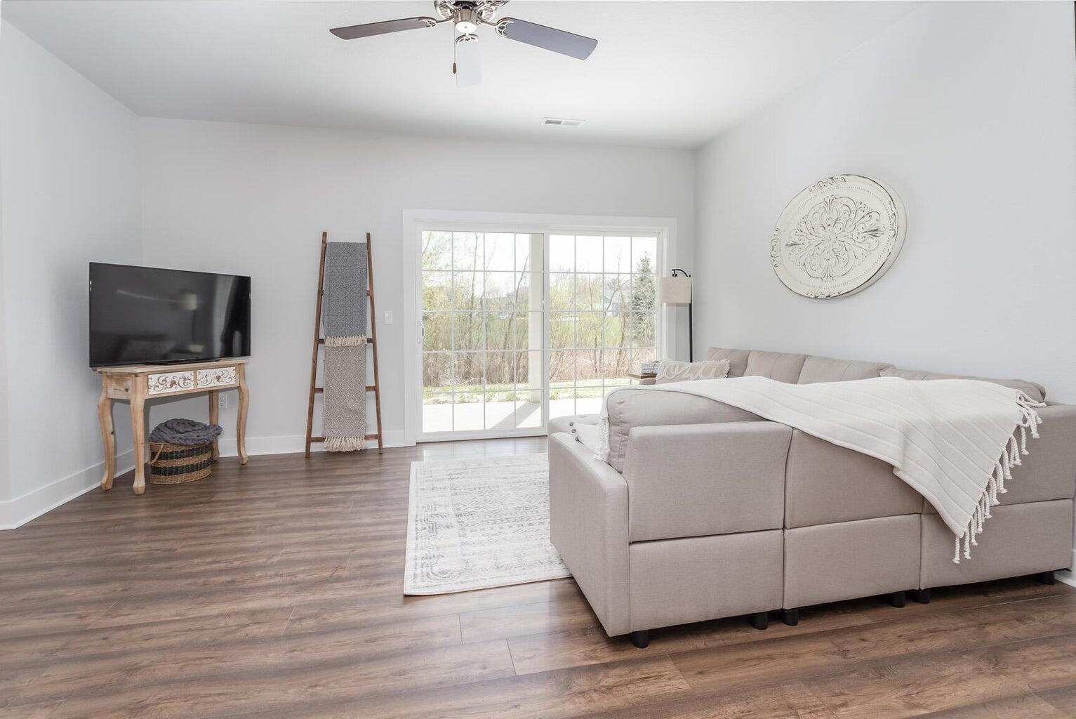 455 Hillary Circle, Unit B Johnson Creek, WI 53038 - Photo 8 of 21 Living Room