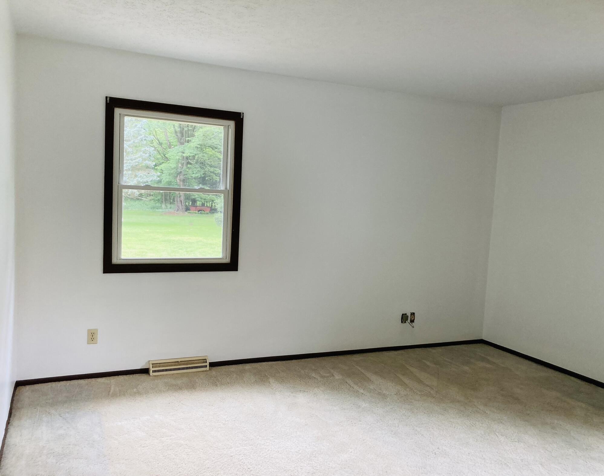 8301 West East Road Three Oaks, MI 49128 - Photo 14 of 33 Primary Bedroom