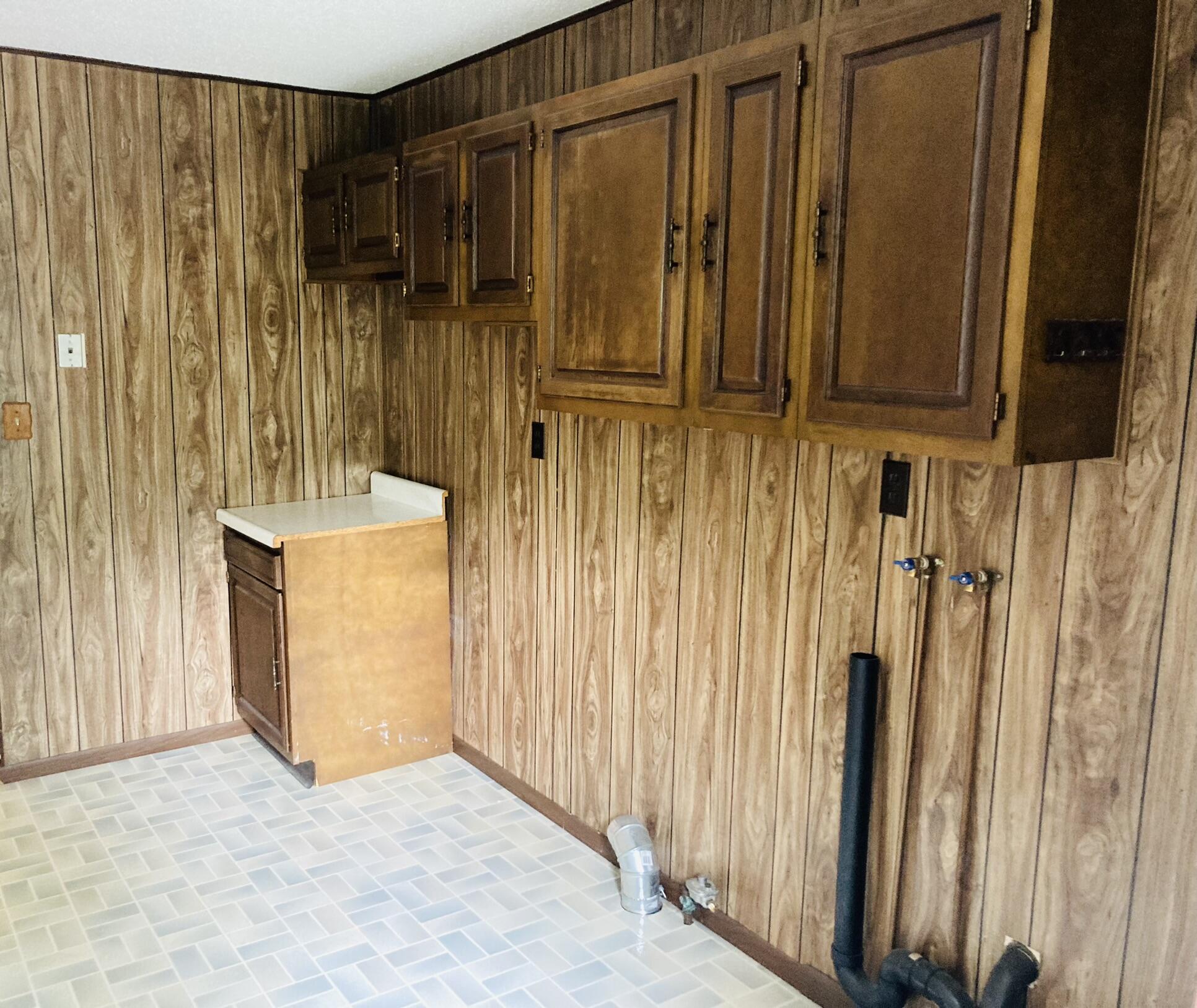 8301 West East Road Three Oaks, MI 49128 - Photo 16 of 33 Laundry Area
