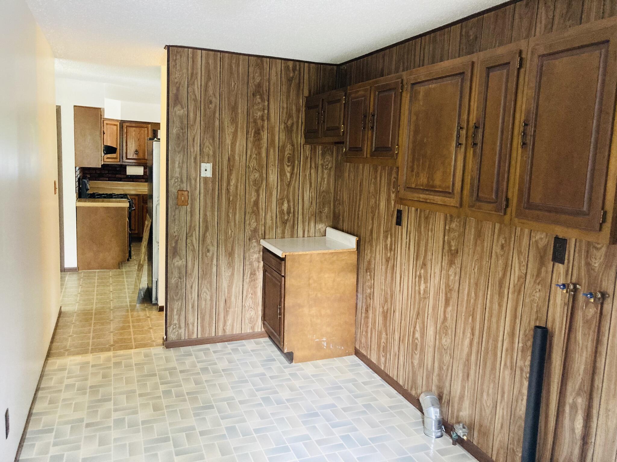 8301 West East Road Three Oaks, MI 49128 - Photo 17 of 33 Laundry Area