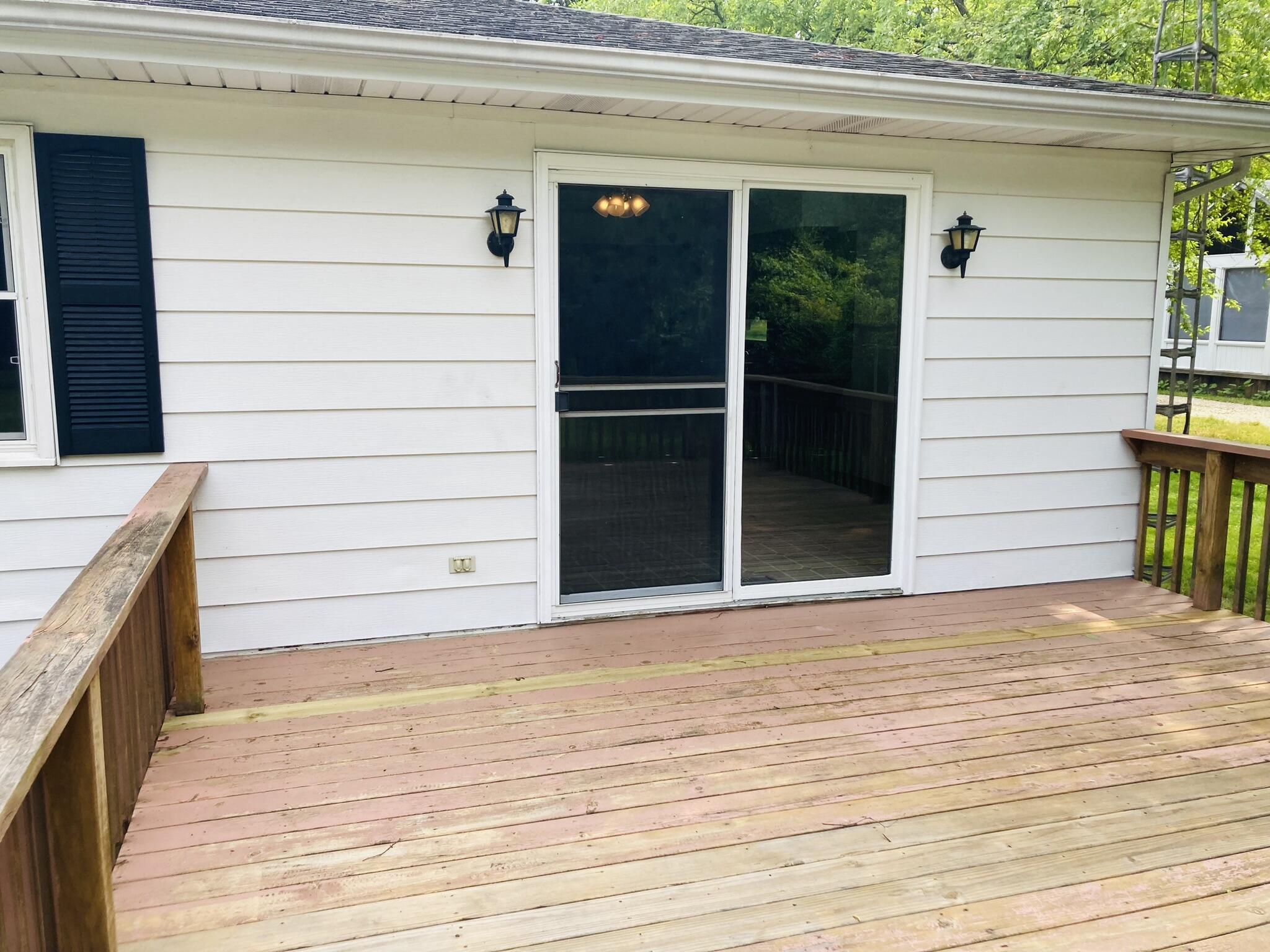 8301 West East Road Three Oaks, MI 49128 - Photo 25 of 33 Back Deck