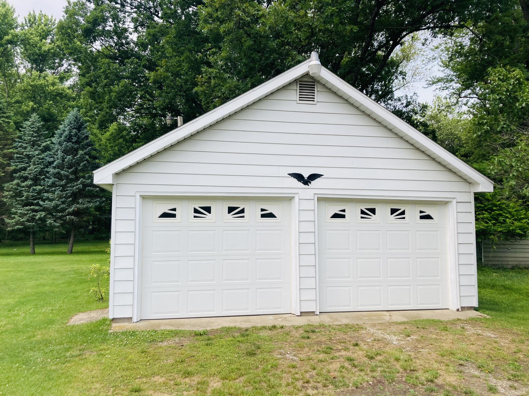 8301 West East Road Three Oaks, MI 49128 - Photo 28 of 33 2 Car Garage