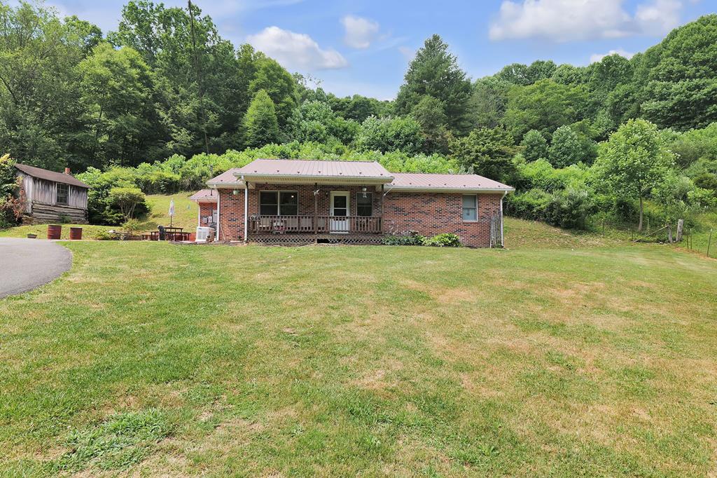 1944 South Fork Road Marion, VA 24354 - Photo 1 of 27 Gallery Image 1