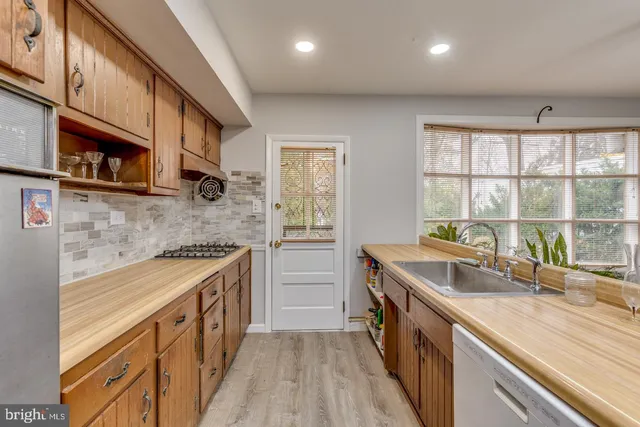 $3,150 | 119 Buttonwood Street, Mount Holly, NJ 08060