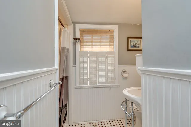 $3,150 | 119 Buttonwood Street, Mount Holly, NJ 08060