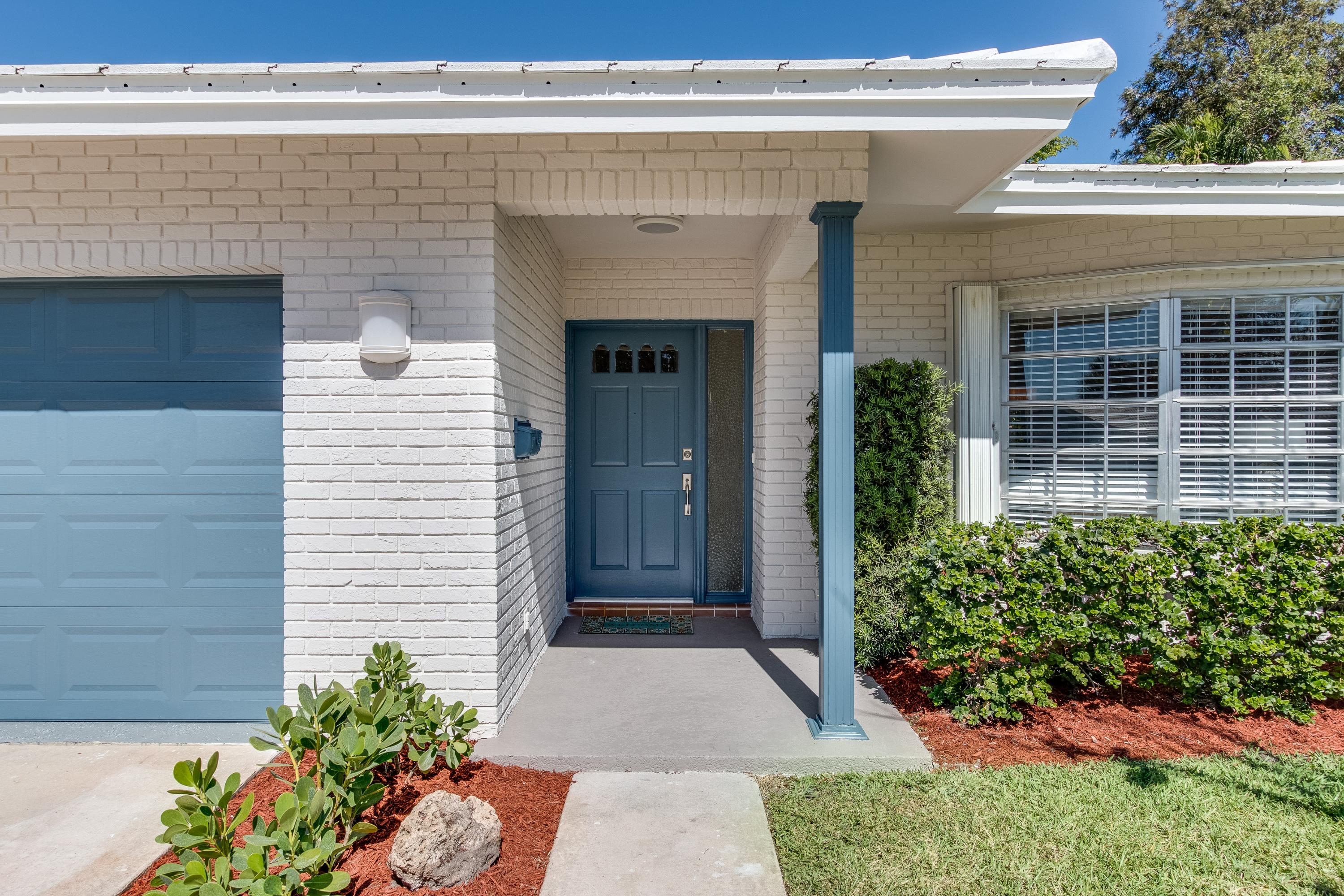 1423 Southwest 13th Street Boca Raton, FL 33486 - Photo 3 of 27 1423 SW 13th St-4