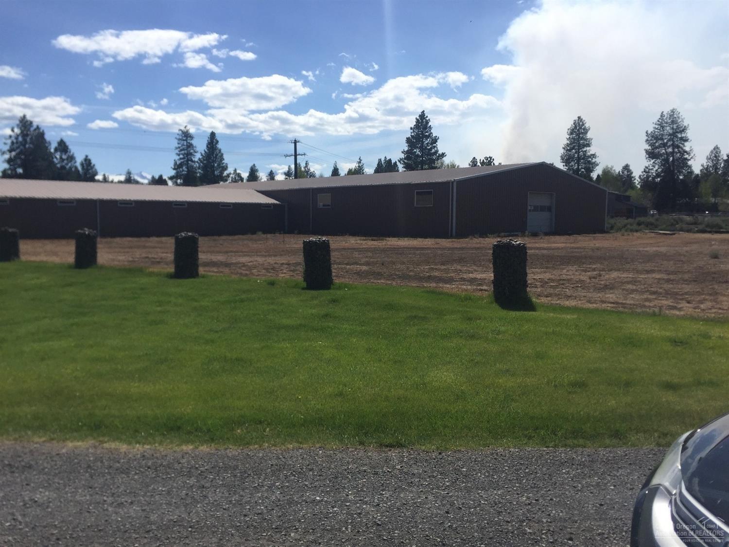 16075 Perit Huntington Road Sisters, OR 97759 - Photo 8 of 24 All Season Barn And Arena