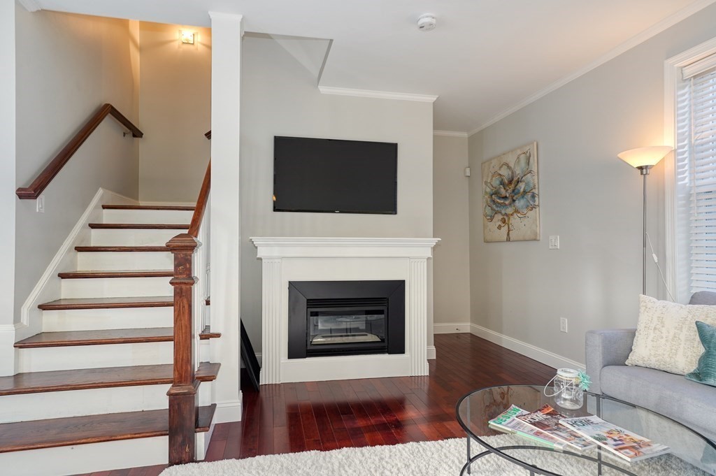 2 Grayson Road, Unit 2 Winchester, MA 01890 - Photo 2 of 36 Gallery Image 2