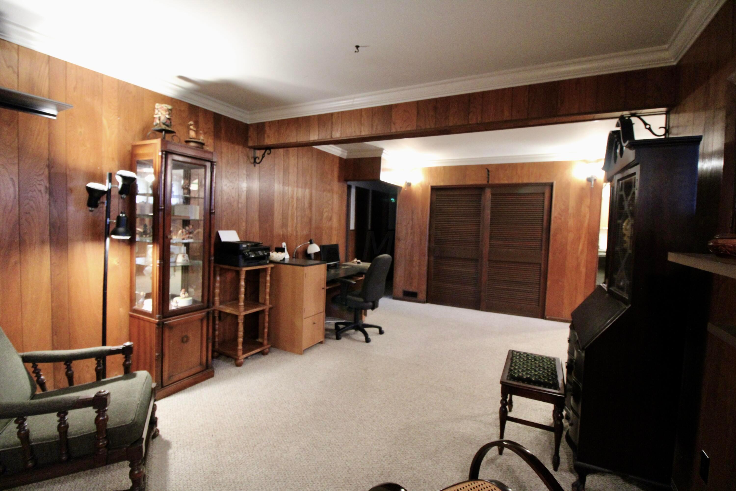 3464-3466 Eakin Road Columbus, OH 43204 - Photo 33 of 51 Family Room