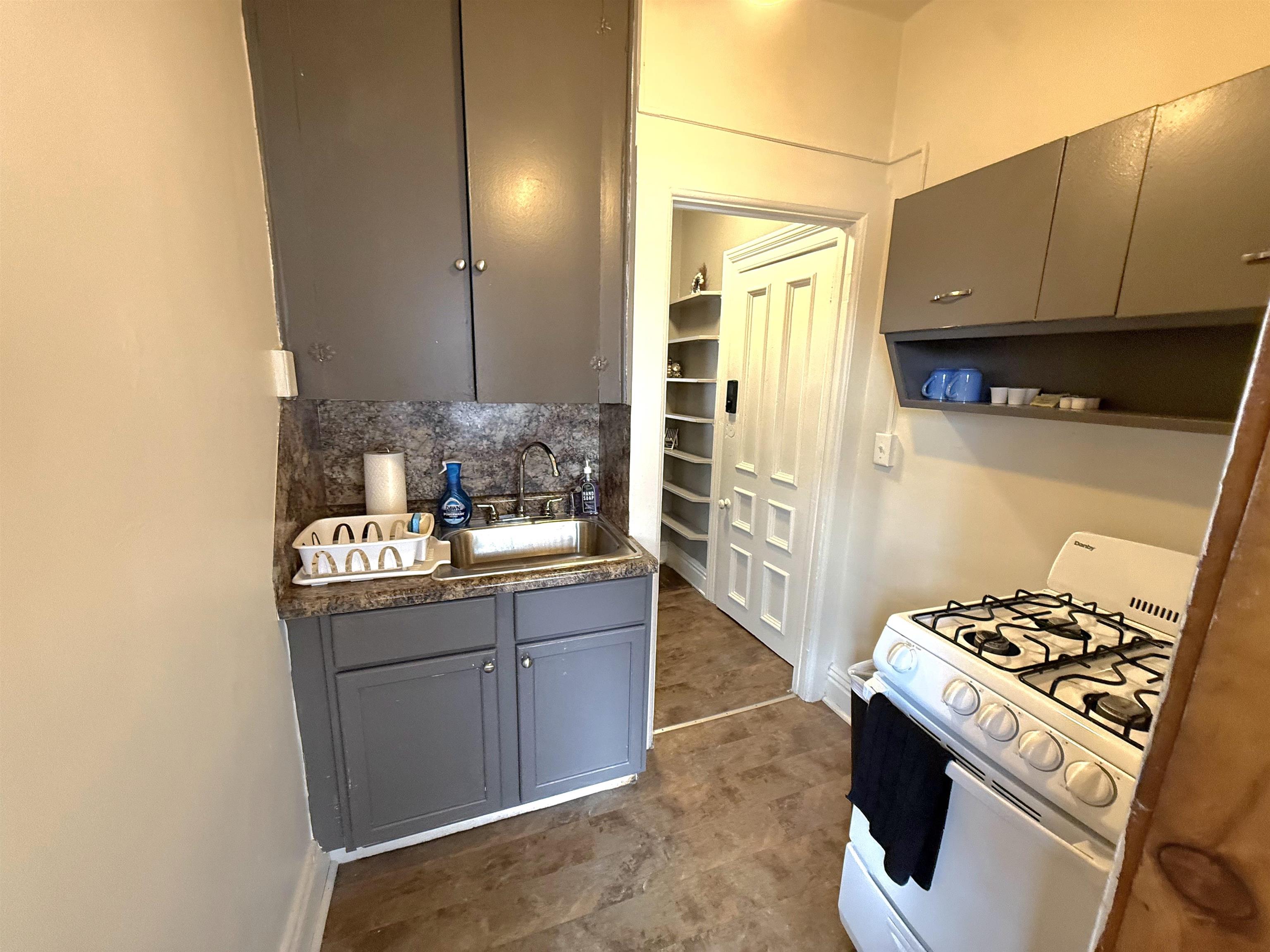 701 Center Avenue, Unit 15 Bay City, MI 48708 - Photo 5 of 9