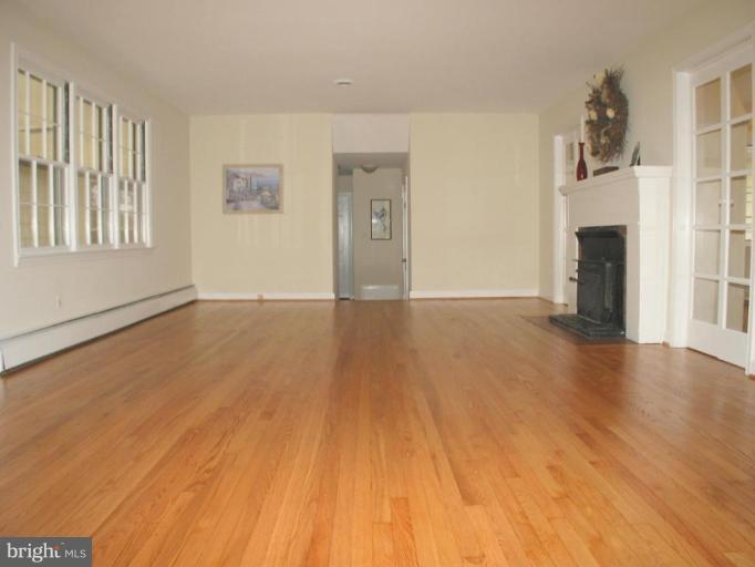 16531 Batchellors Forest Road Olney, MD 20832 - Photo 22 of 30 Living Room/Dining Room