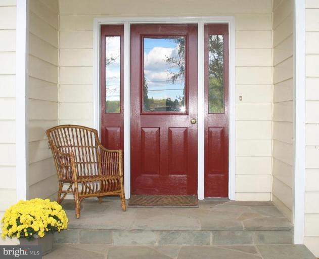 16531 Batchellors Forest Road Olney, MD 20832 - Photo 23 of 30 Side Entry