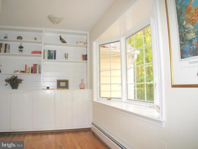 16531 Batchellors Forest Road Olney, MD 20832 - Photo 5 of 30 Library with Built ins