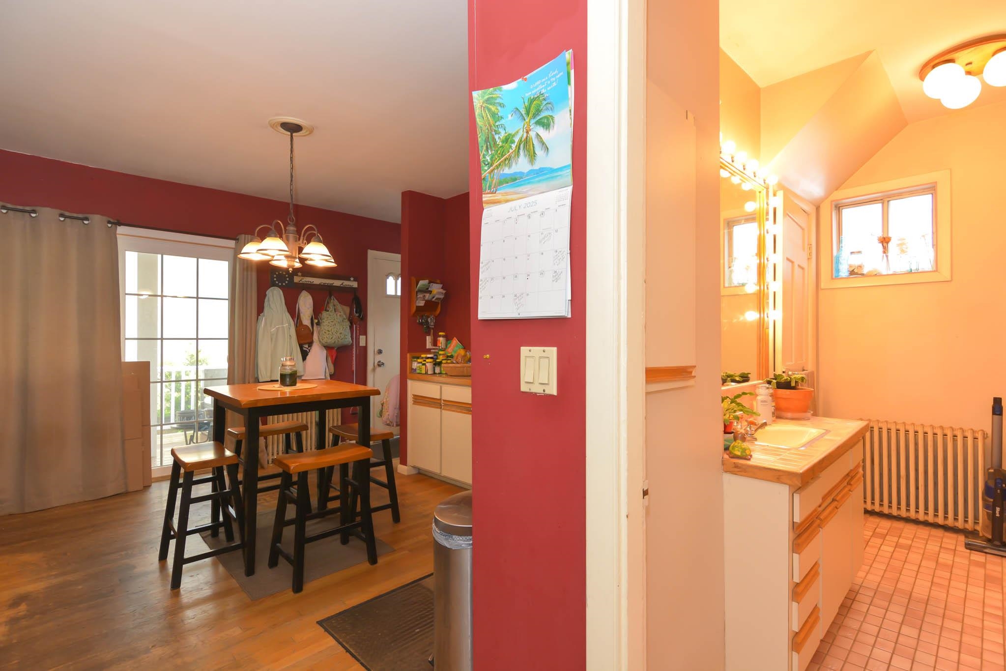 304 Mammoth Road Manchester, NH 03109 - Photo 17 of 47