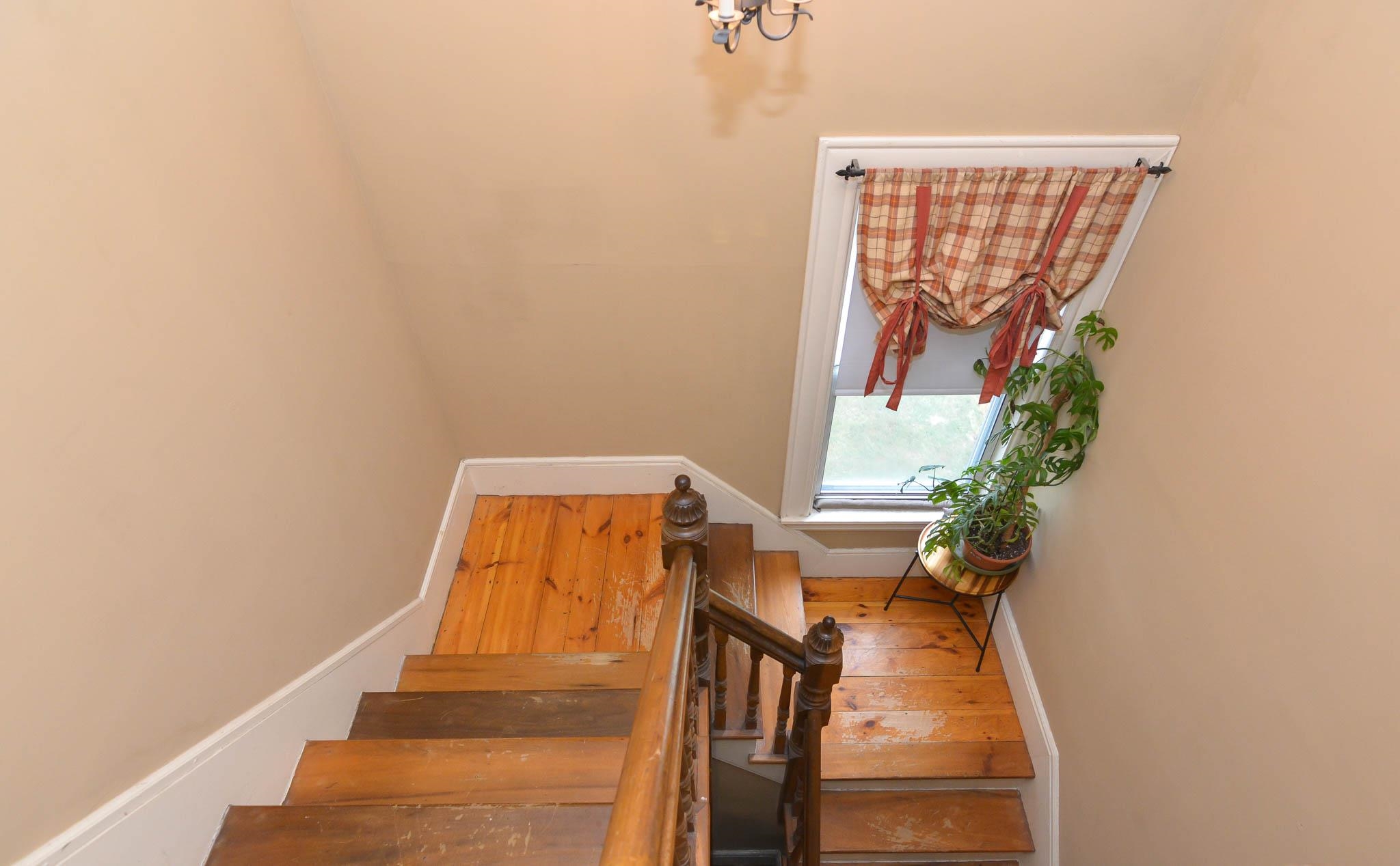 304 Mammoth Road Manchester, NH 03109 - Photo 19 of 47