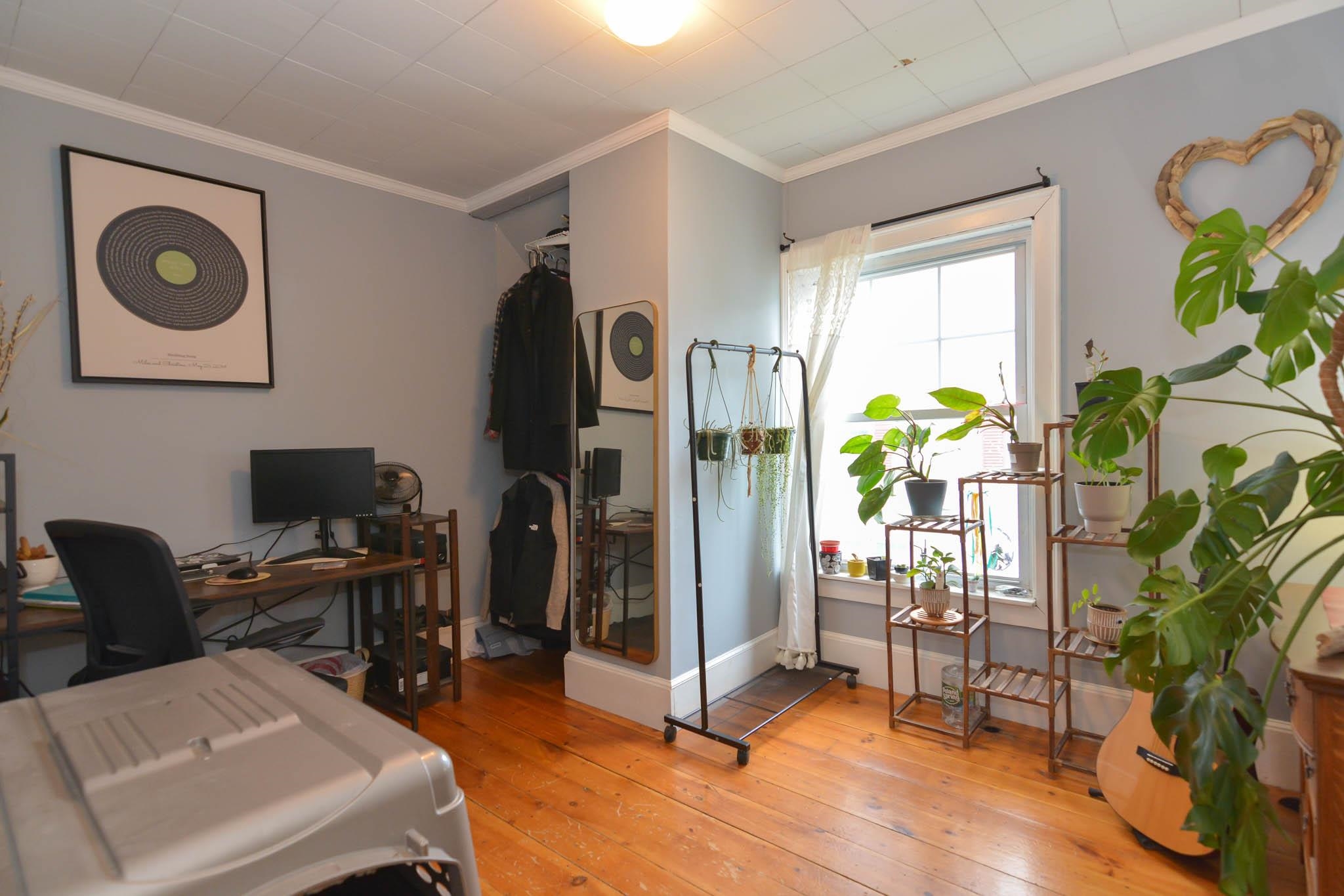 304 Mammoth Road Manchester, NH 03109 - Photo 28 of 47