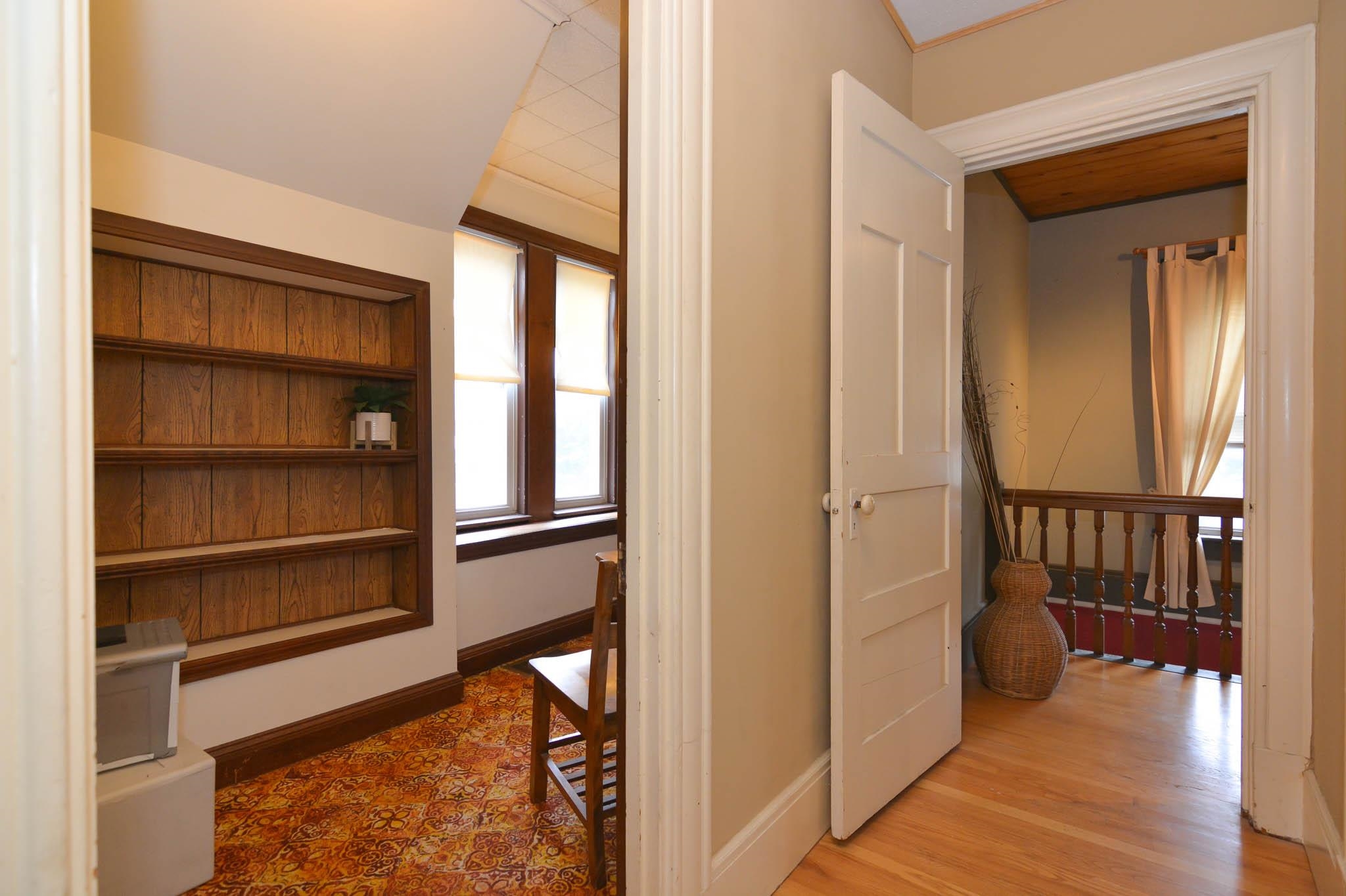 304 Mammoth Road Manchester, NH 03109 - Photo 33 of 47