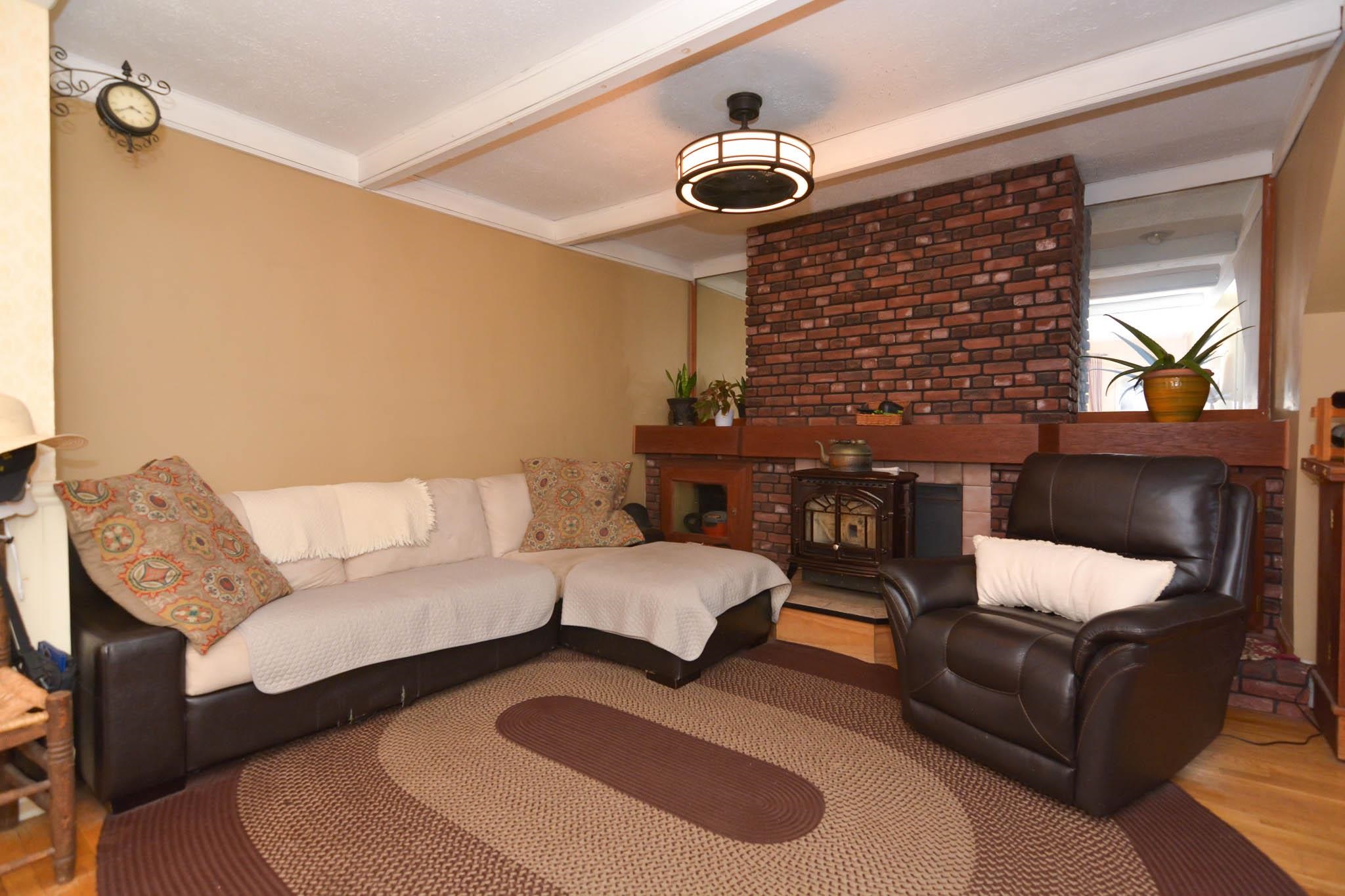 304 Mammoth Road Manchester, NH 03109 - Photo 10 of 47