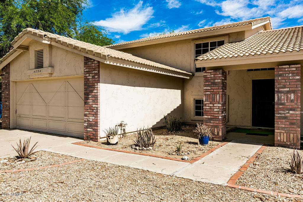 4754 East Redfield Road Phoenix, AZ 85032 - Photo 2 of 43 A frt yard 4745_E_Redfield_Rd_AZ-2