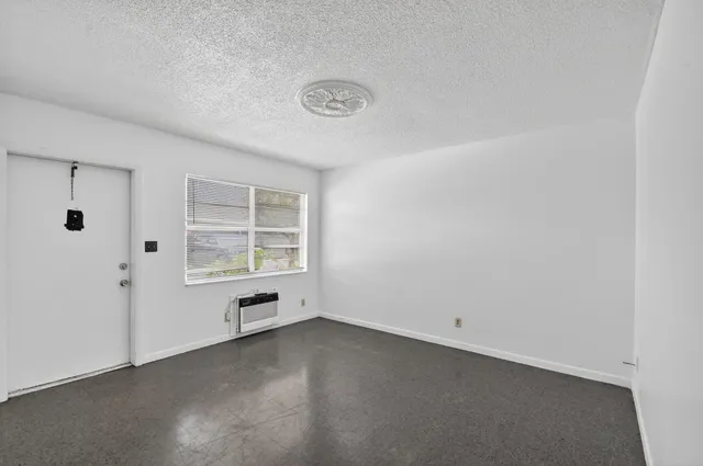 $1,550 | 1406 Barton Road, Unit 7, Lake Worth Beach, FL 33460