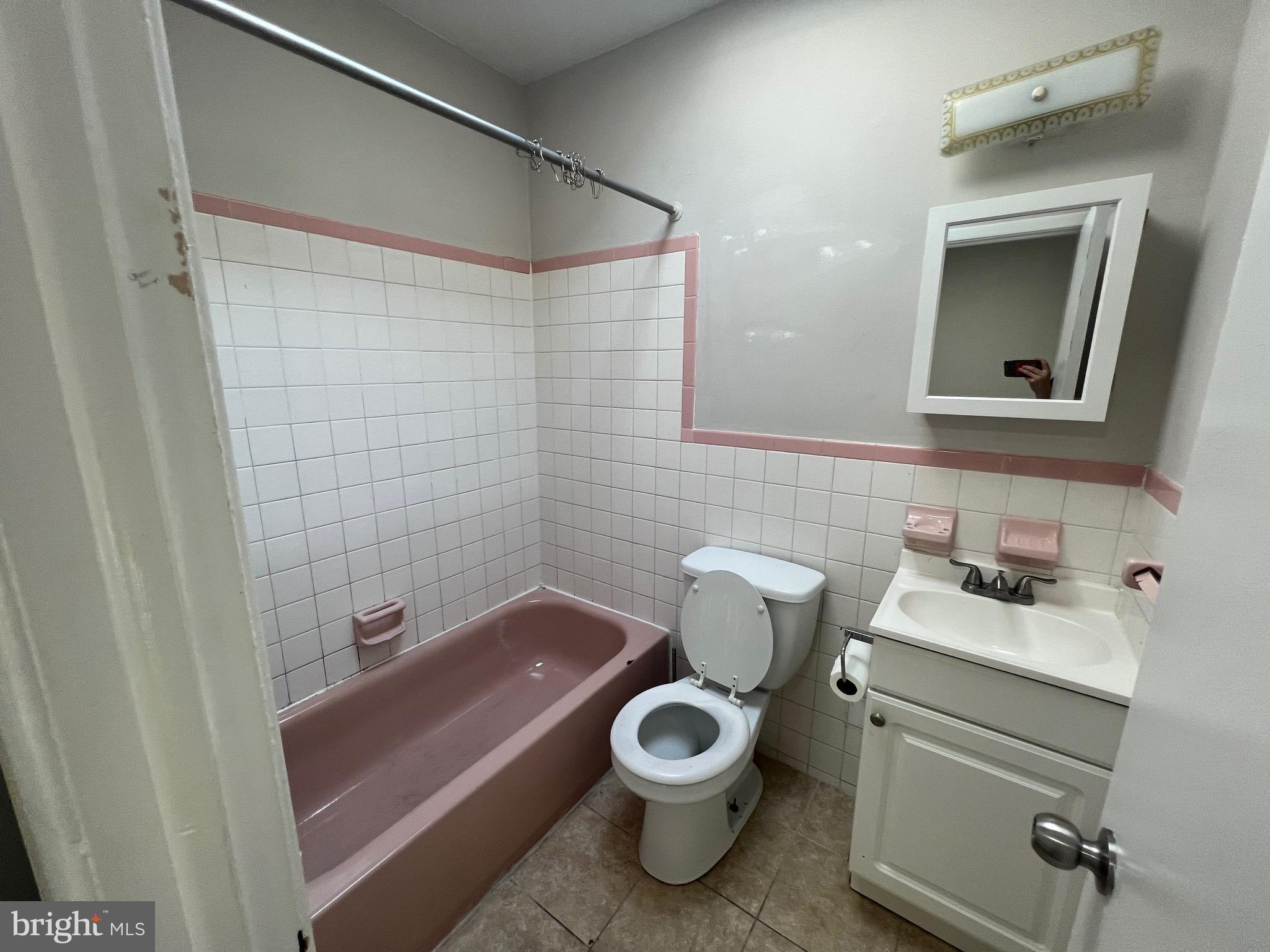 6718 Bustleton Avenue, Unit 2 Philadelphia, PA 19149 - Photo 3 of 12