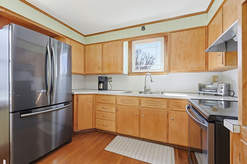 1417 Globe Street Fall River, MA 02721 - Photo 16 of 42