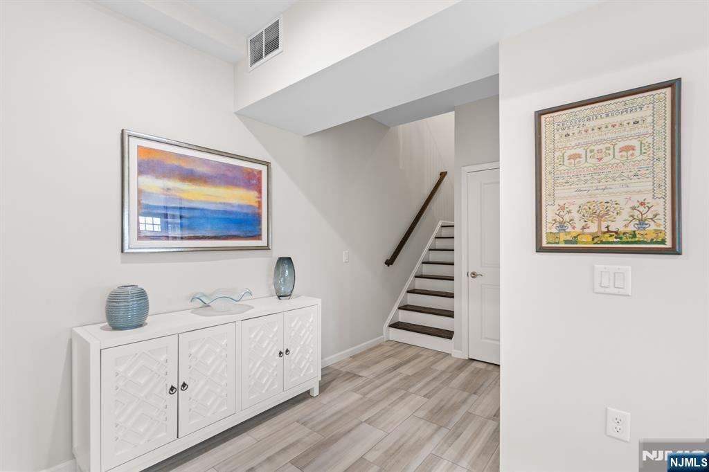 165 Lakeside Road, Unit 8 West Milford, NJ 07421 - Photo 12 of 41