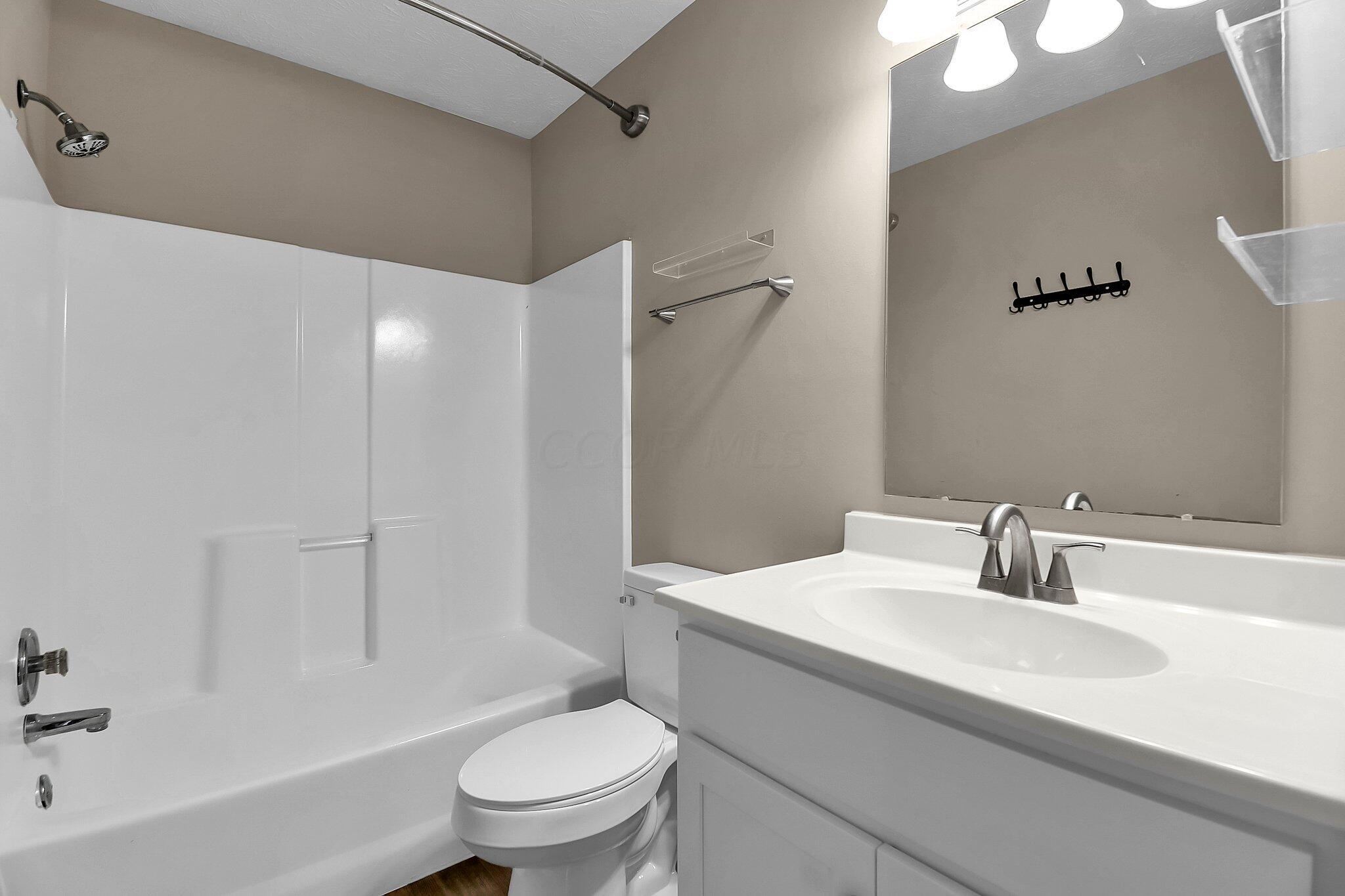 2829 Raphael Drive Columbus, OH 43232 - Photo 23 of 34 Hall Bath